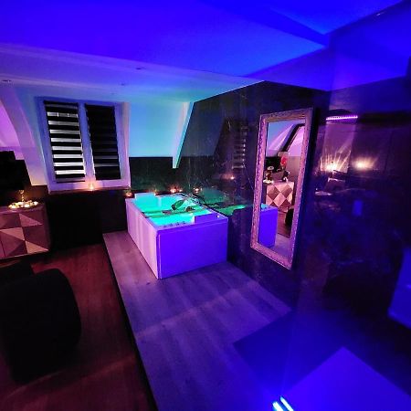 Caen, Tu M'Aimes - Suite Romantique Exteriör bild